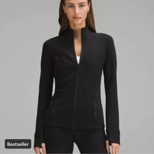 Lululemon define jacket - Jättefin både till vardags och till träning. Aldrig använd.