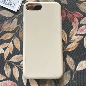 iPhone 6+/7+/8+ - Beige telefon skal. Köpte den men var fel storlek. Oanvänd👌👍