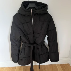 Jacka  - Jacka från Nelly, jätte fint skick. nypris 799🩷pris kan diskuteras 