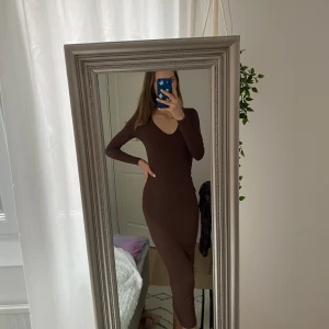 Klänning - Använd en gång, stretchig och skön i materialet☺️