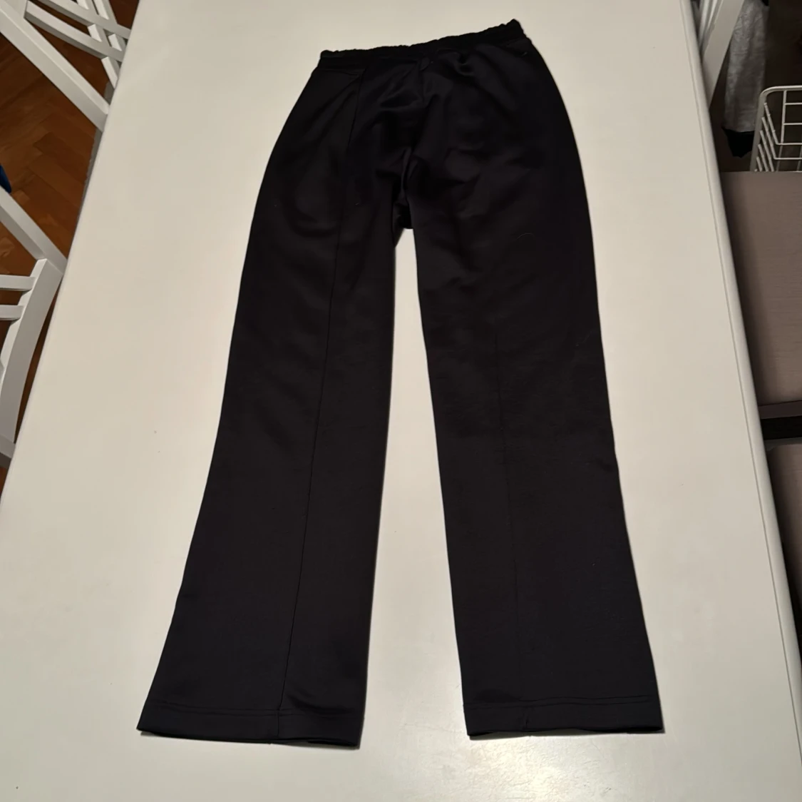 Svarta byxor  - 90