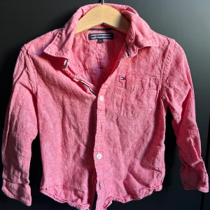 Tommy Hilfiger Skjorta - Tommy Hilfiger Skjorta till barn Storlek 104