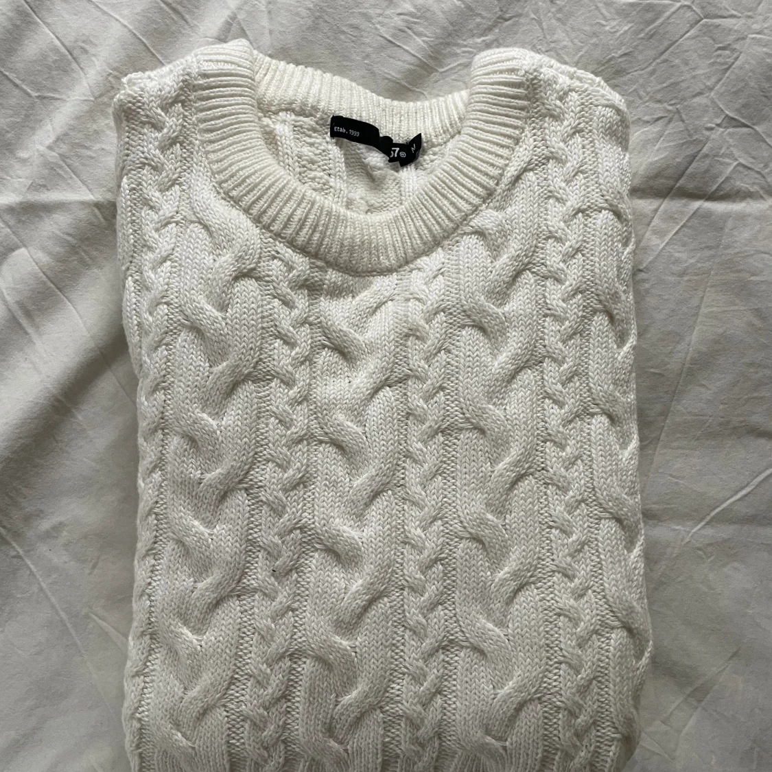 Kabelstickad Tröja