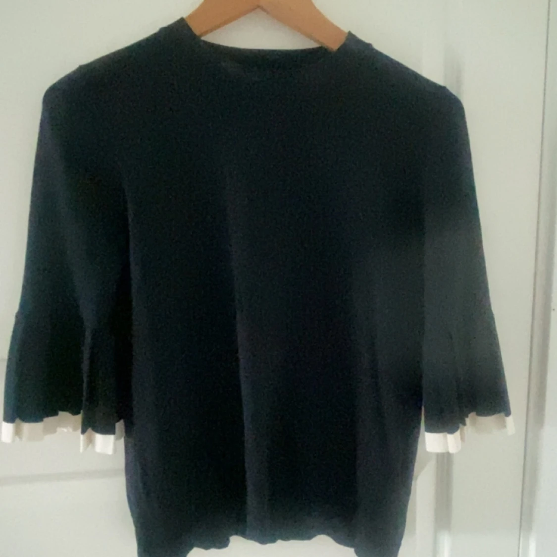 Tröja med volanger - 90