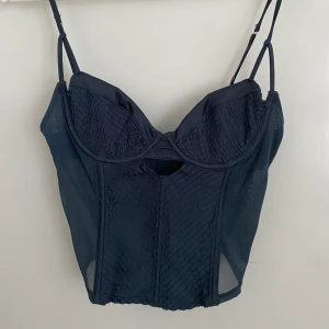 Zara korsett - Korsett zara, storlek 36. Mörkblå färg.