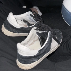 Valentino flycrew - Använt skick. Kan skickas 