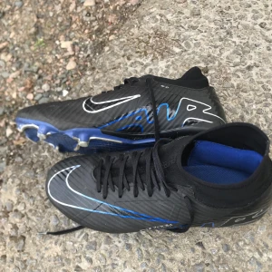 nike air fotbollskor  - storlek 39 jätte sköna skor 9/10 skick