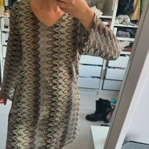 Miniklänning - Missoni liknande klänning i storlek XS. Knappt använd! 🤍 Passar även S