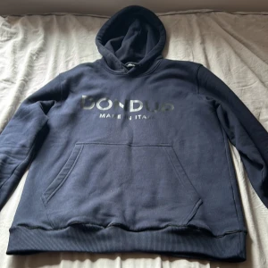 Dondup Hoodie  - Säljer denna riktigt feta hoodien för endast 1200 skick 10/10 helt ny storlek s