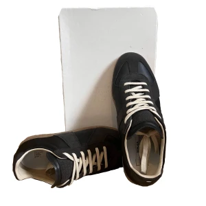 Masion margiela skor - Tjena här är ett par sprillans margielas som är helt oanvända skick 10/10 Svin snygga skor till bra pris hojta gärna till vid frågor och är öppen för byten!