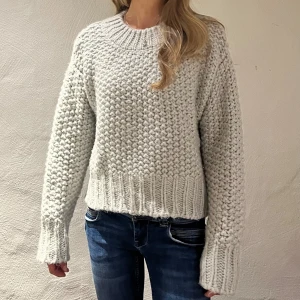 Stickad tröja - En grovstickad tröja från NA-KD i fint skick💕