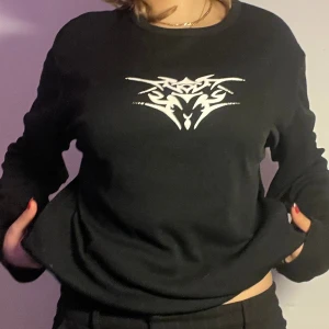 Tröja - Säljer en tröja som länge har stått i garderoben men knappast använt, från Casa Blanca💗 