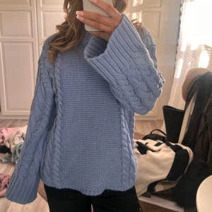 Stickad tröja - Helt oanvänd. Storlek xs, frakt tillkommer💙