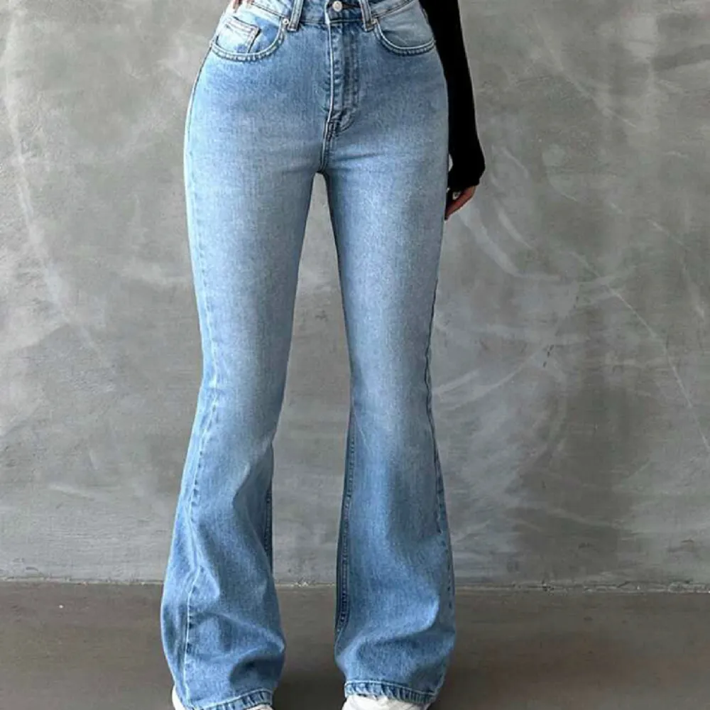 Köpt utomlands för 45 euro, super snygga och sitter så fint ❤️ används 1 gång . Jeans & Byxor.