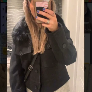 Meotine jacka - Tänkte sälja min meotoine jacka som är splitter ny, etiketten finns kvar!! Säljer den då jag fick 2 i födelsedagspresent, hör av er vid frågor💕