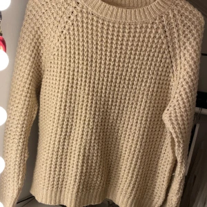 Stickad tröja - Aldrig använf