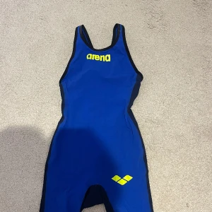 Arena Carbon Air - Tävlingsbaddräkt använd endast ett fåtal gånger i jättefint skick! Hör av dig vid frågor🫶🏽🩷