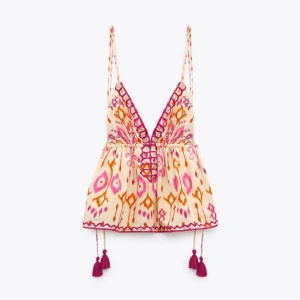 Zara topp - Säljer denna jätte vackra och somriga toppen från zara, då den tyvärr är för stor för mig. Helt oanvänd med lappen kvar💕🍸