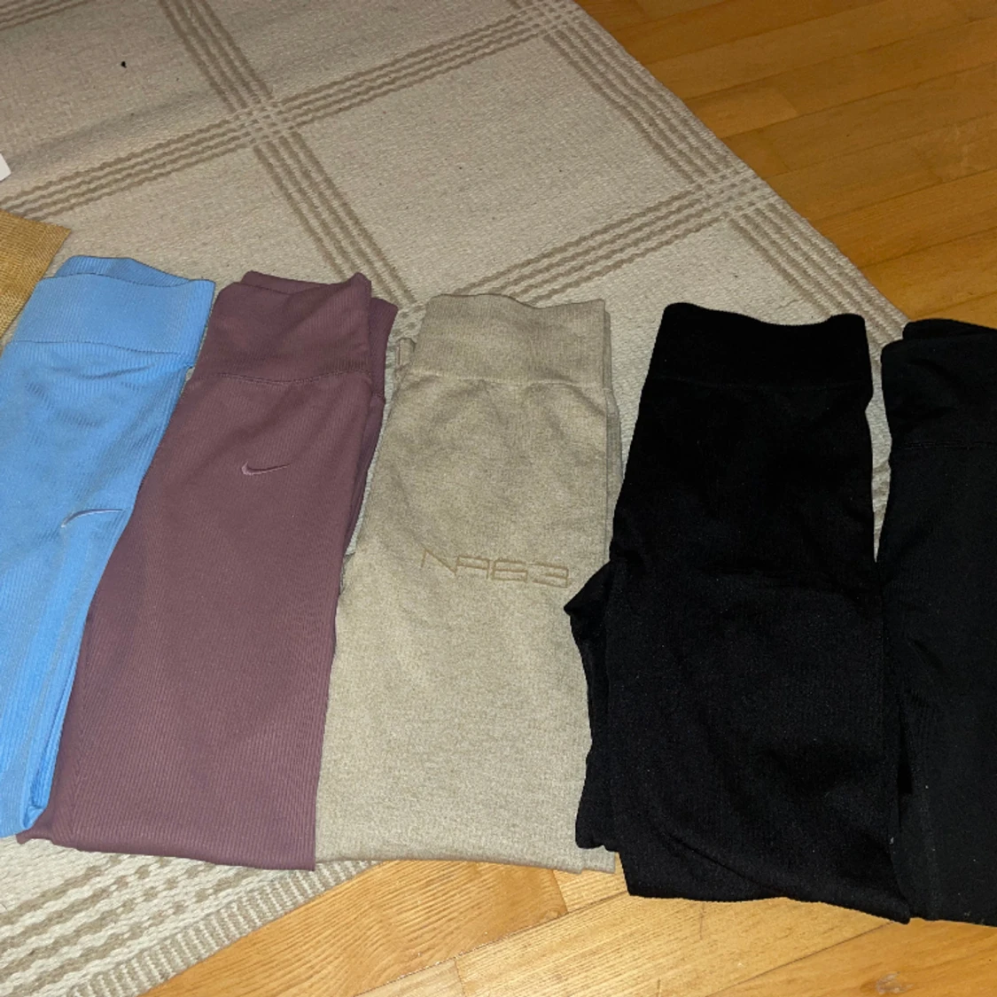 Fem par träning tights