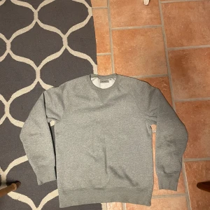 Carhartt tröja - Lätt använd carhartt tröja. I nyskick och snygg.