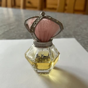 One direction parfym - Our moment parfym 30ml. Ca 50% kvar.  hör av er vid frågor!