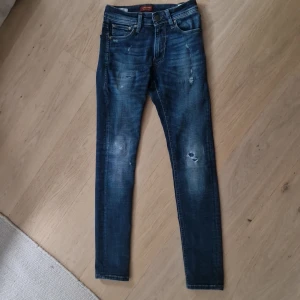 Hej säljer mina jack & jones jeans i bra skick och i storlek 27/30 - Bra skick   
