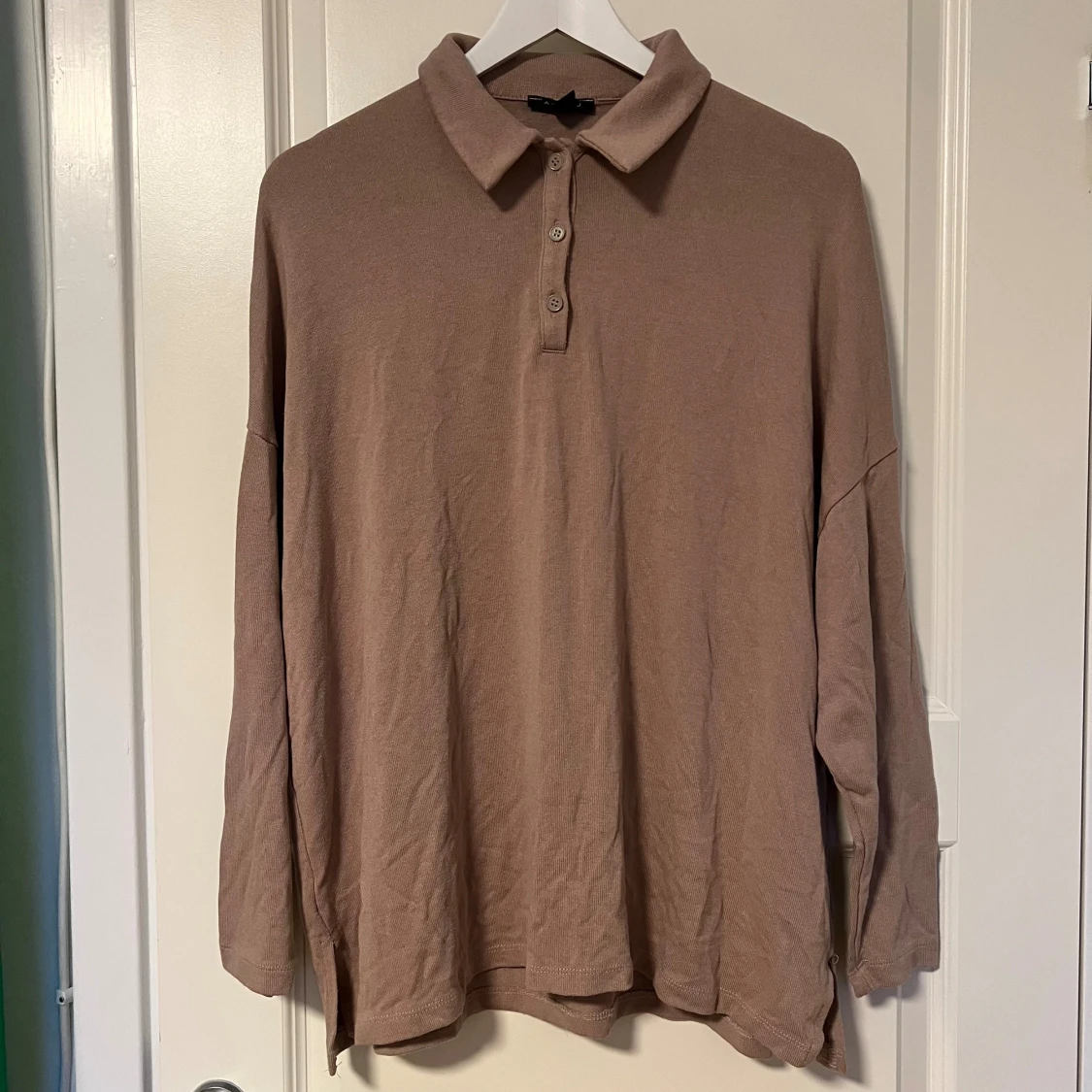 Beige tunn skjorta i bomull