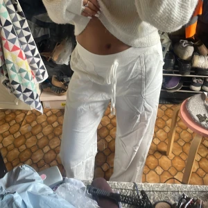 Linnebyxor  - Jätte snygga linnebyxor i storlek 34/36, aldrig använda så helt nya!!