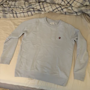 Sweatshirt - Fin sweatshirt från bondelid som knappt kommit till användning. Storlek S. Köparen står för frakten💕 Skriv vid frågor💕