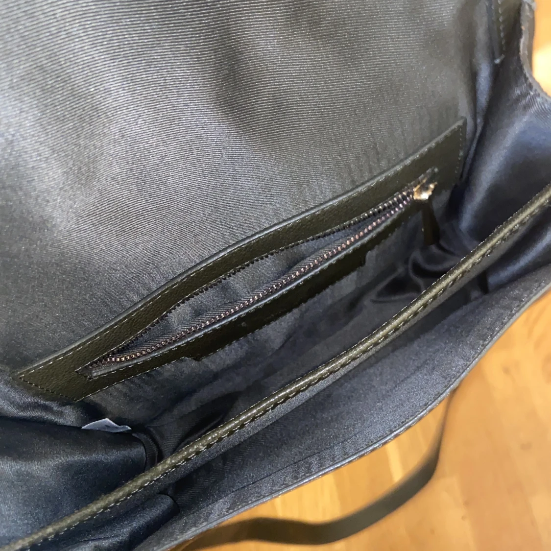 Mörk grön axelväska - 90