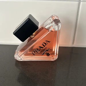Prada paradoxe - O använd perfym. Priset kan diskuteras 