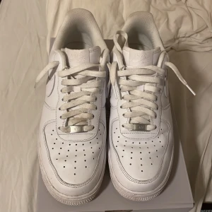 airforce 1  - köpt cirka 2 månader sen från zalando storlek 43 går och byta mot storlek 43