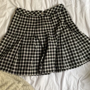 Fin kjol💕 - Fin kjol som inte kommer till användning 💕  Pris går att diskutera❤️