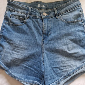 Shorts  - Oanvänd 