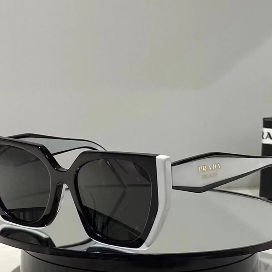 Prada solglasögon - 91