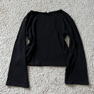 Långärmad tröja  - Jättefin virkad ish tröja med vida ärmar!🙌🏼