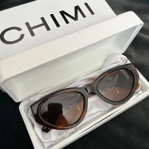 CHIMI solglasögon - Så gott som nya, enbart använda ett fåtal gånger. Säljes pga fel passform för mig.