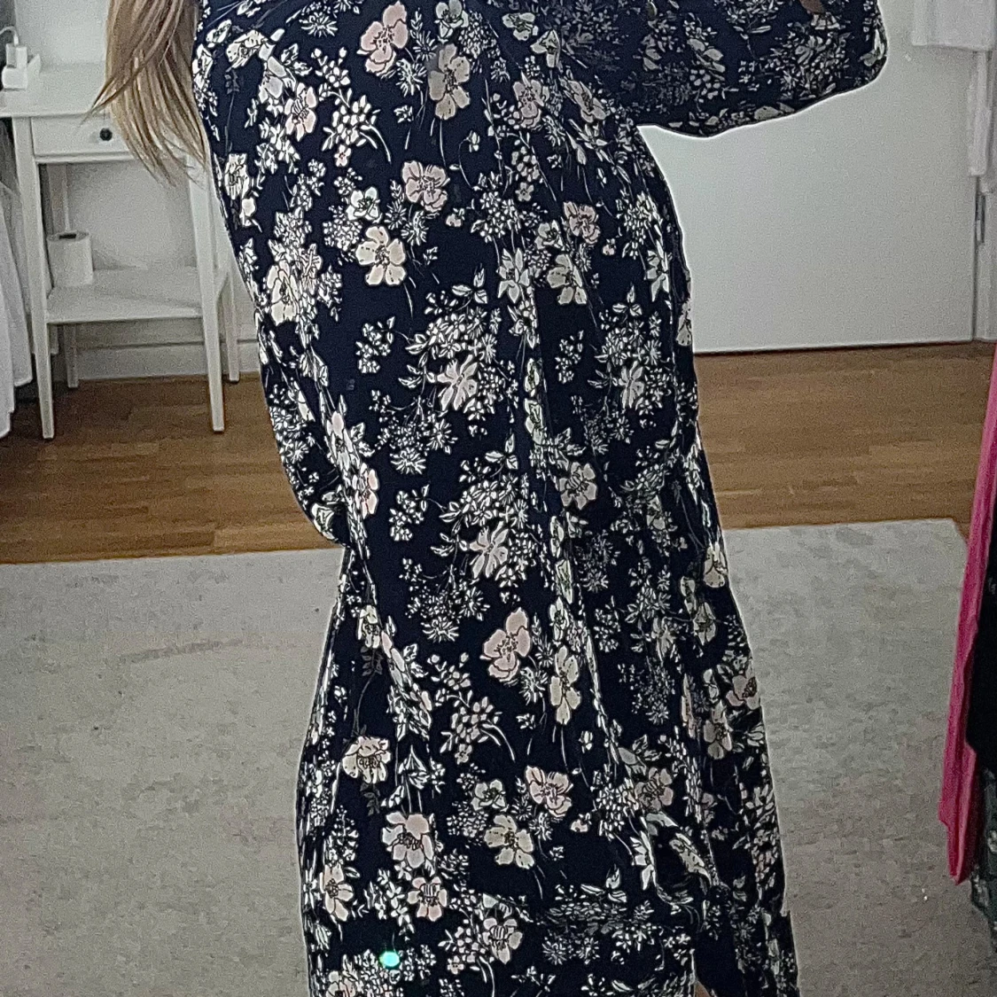 Blommig klänning - 91