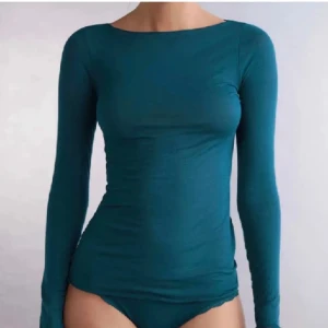 Intimissmi  - Säljer min super fina intimissmi tröja då jag inte använder den använt Max 2 gånger