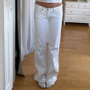 lågmidjade jeans - använd köp nu!😽 midja:81 innerben:88