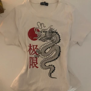 FB sister top - Så fin FB sister top i fint skick.✨Passar XS-S