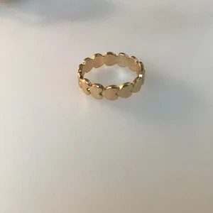 Ring - Guld ring med hjärtan