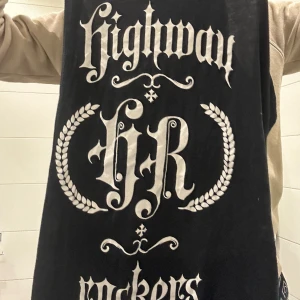 Emo linne - Emo linne plus 40kr i frakt 