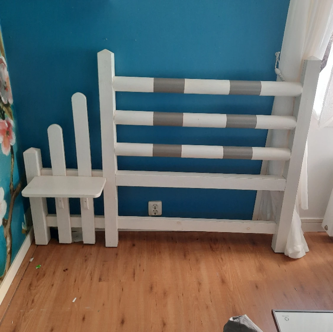 En jätte fin sönggavel till salu för mer info kontakta mig