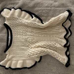 Spetstopp från zara - Använt ca 2 gånger men är i nyskick 😁👌🏽💗superfin till våren!