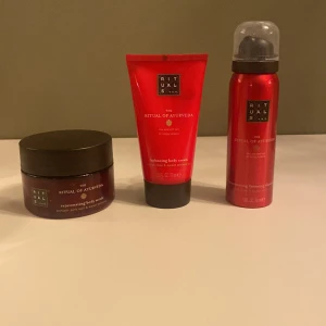 Rituals kit - Rituals kit helt o anvend inte ens öppnad. Nypris 345kr Shower gelet 50ml Body cream 70 ml body skrub 125g 💕