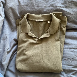 Bläck piké  - Använd två gånger, som ny. Säljes pga viktuppgång🦖  Tar bud 