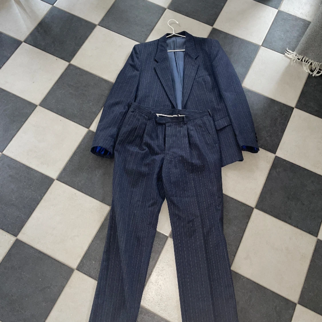 Coolt kostymset - 90