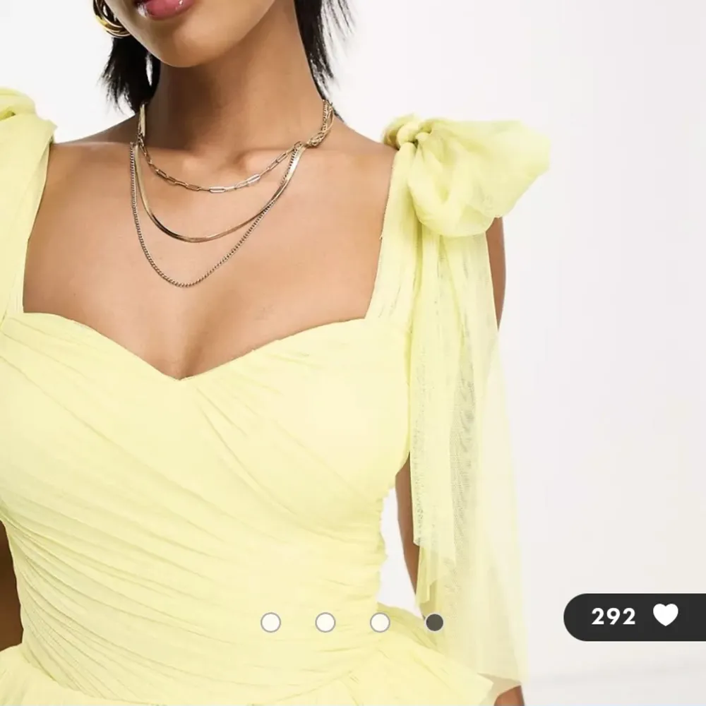 Säljer denna superfina balklänningen som aldrig har varit använd, prislapp kvar. Helt slutsåld på hemsidan. Skriv för fler bilder! <3. Klänningar.