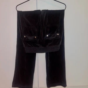 Juicy Couture Byxor - Använda juicy couture byxor. Pris kan diskuteras om så vill.